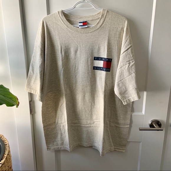 Vintage men’s Tommy Hilfiger tee - Picture 1 of 3